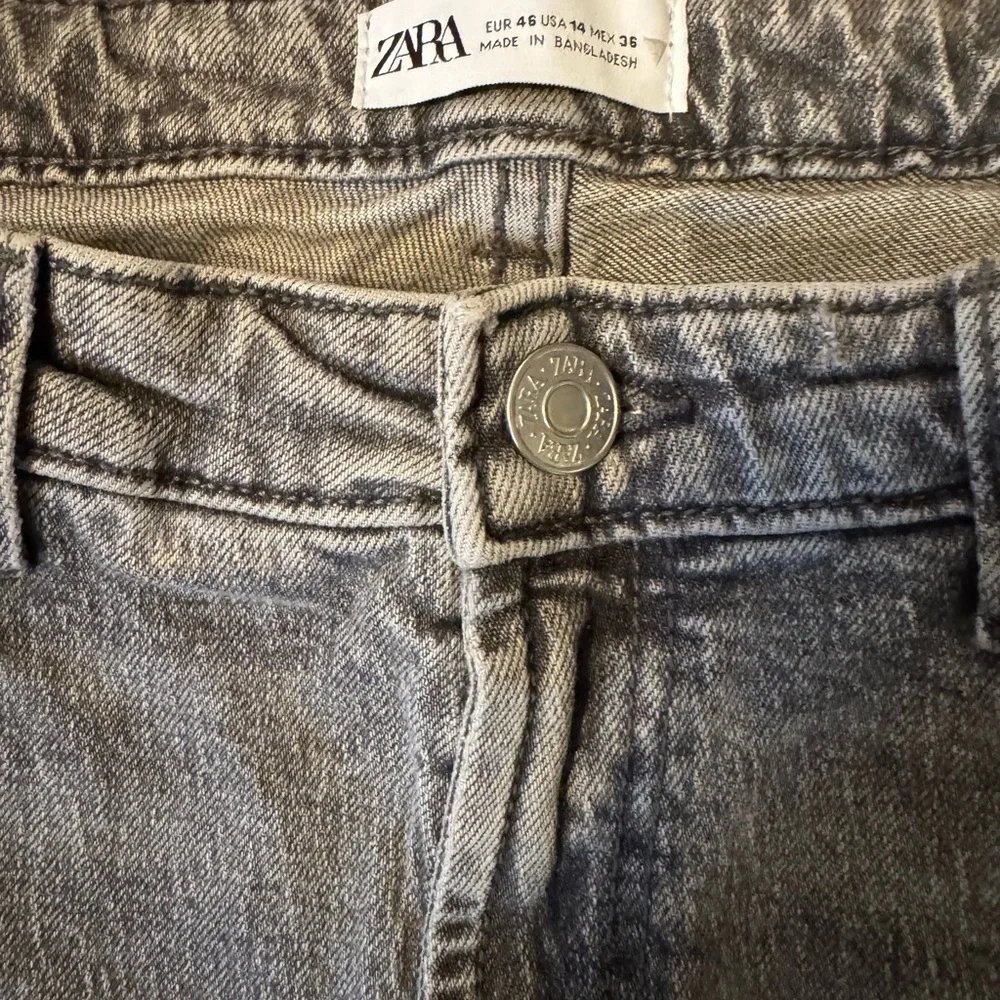 Zara like new condition size 14 light gray jeans - Picture 3 of 4